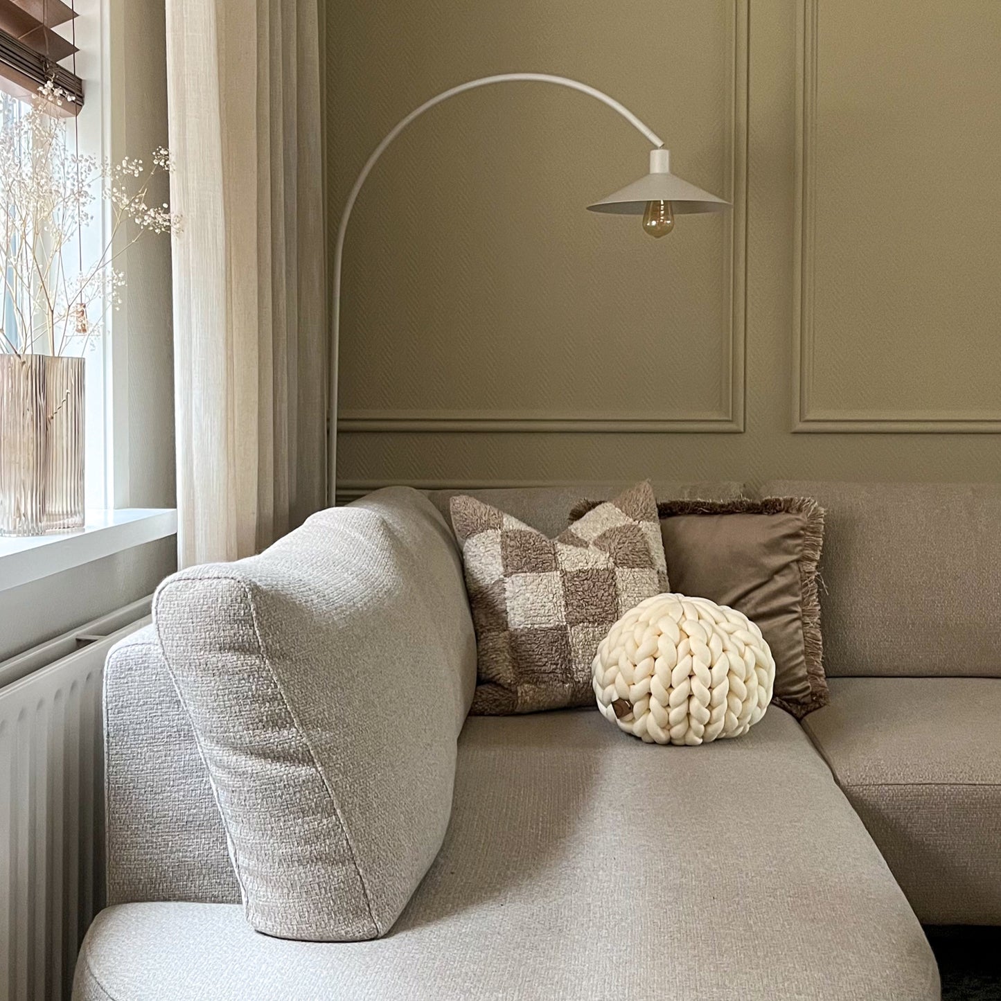 Decorative cushion round